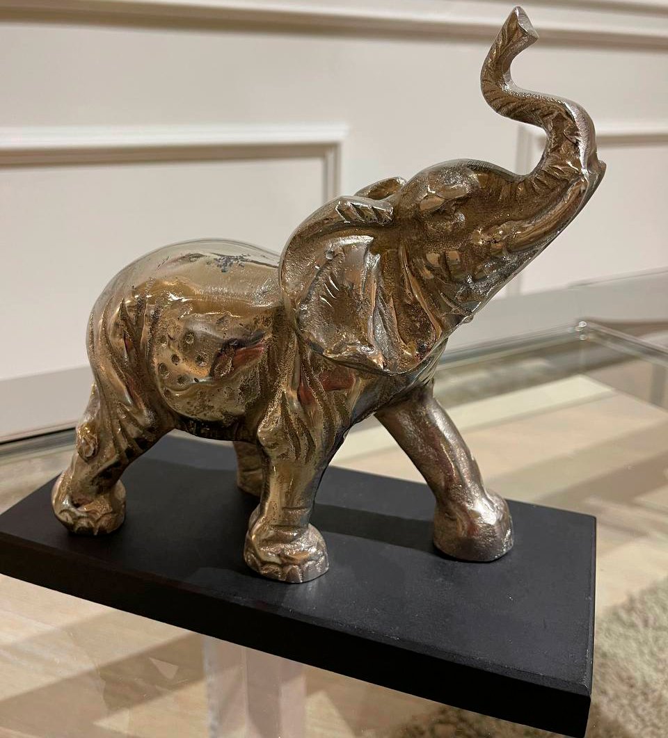 Статуетка Слон малий 18,5 см, чорна основа